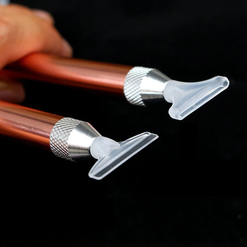 Complete set met professionele diamond painting pen met LED-licht en meerdere opzetstukken.